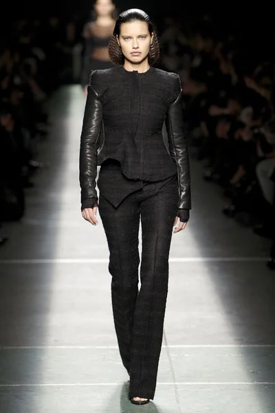 Look 11